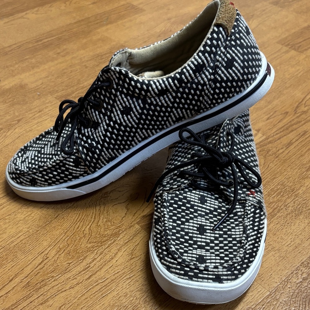 Hooey by Twisted Black and White Loafers